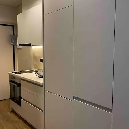 Apartment Lawsuit E 1